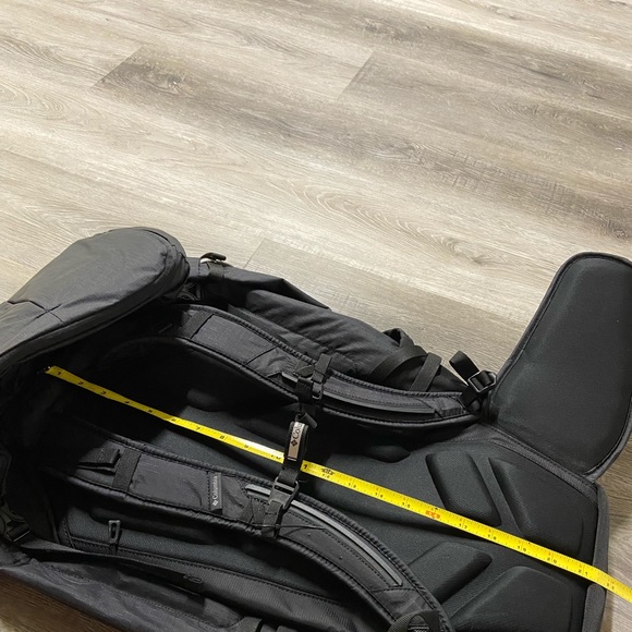 Columbia 45L Black Lightweight Wildwood Frame Hiking Backpack New - Picture 9 of 14